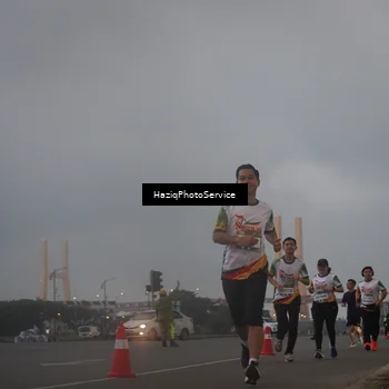 Runner Photo 7725041