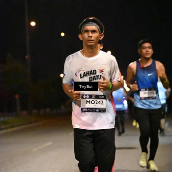 Runner Photo 7725053