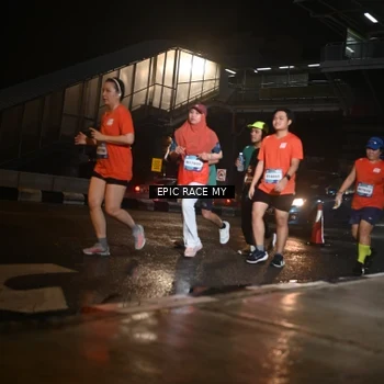 Runner Photo 7725054
