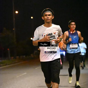 Runner Photo 7725065