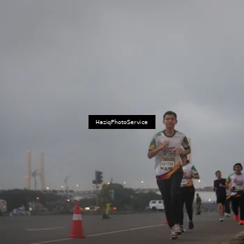Runner Photo 7725088