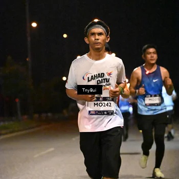 Runner Photo 7725095