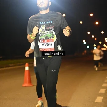 Runner Photo 7725104