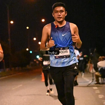 Runner Photo 7725112