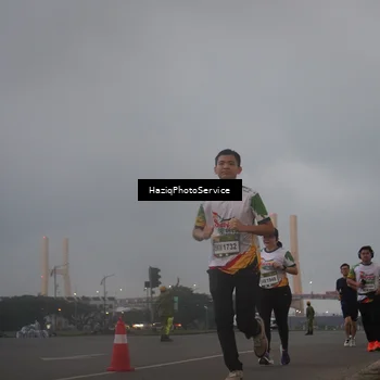 Runner Photo 7725133
