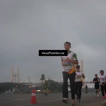 Runner Photo 7725143