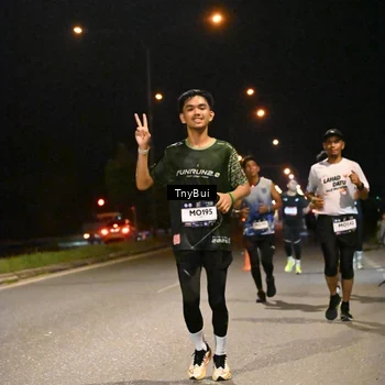 Runner Photo 7725159