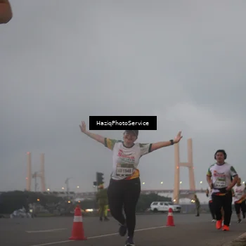 Runner Photo 7725175