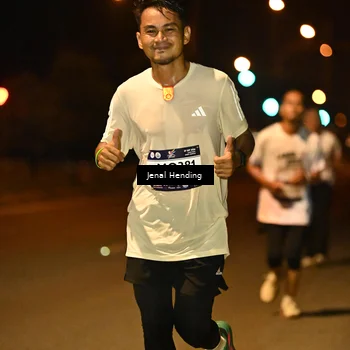 Runner Photo 7725197