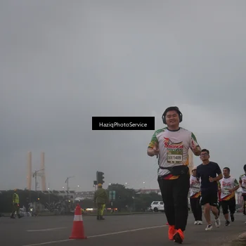 Runner Photo 7725250