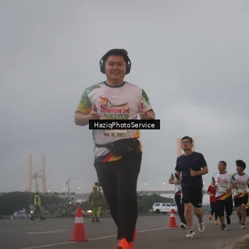 Runner Photo 7725294