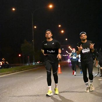 Runner Photo 7725304