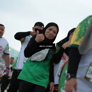 Runner Photo 7725312