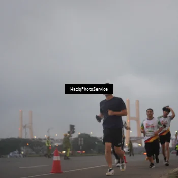 Runner Photo 7725325