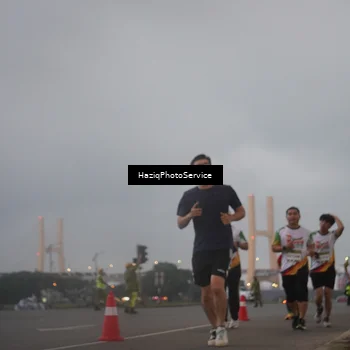 Runner Photo 7725334