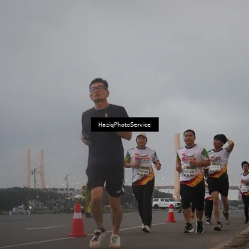 Runner Photo 7725335
