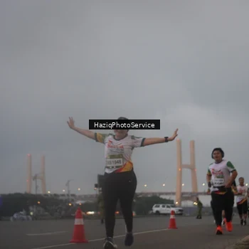 Runner Photo 7725344