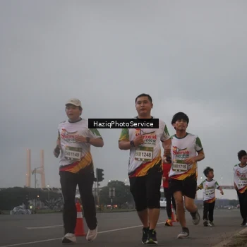 Runner Photo 7725375