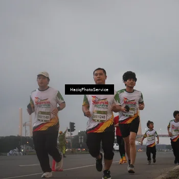 Runner Photo 7725378