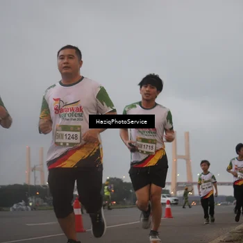 Runner Photo 7725403