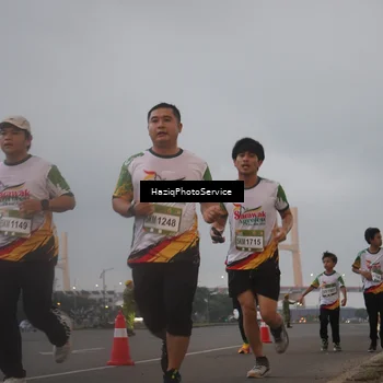 Runner Photo 7725405
