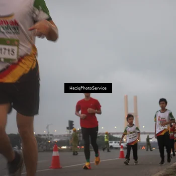 Runner Photo 7725462