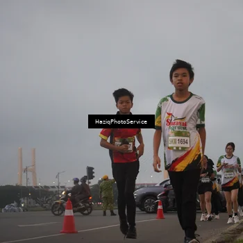 Runner Photo 7725479