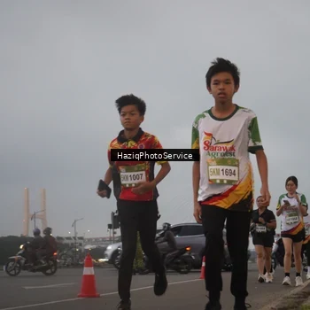 Runner Photo 7725495
