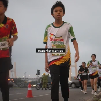 Runner Photo 7725513