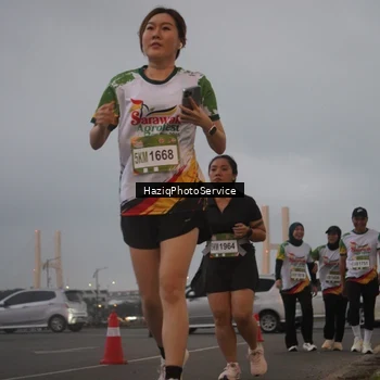 Runner Photo 7725541