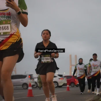 Runner Photo 7725543