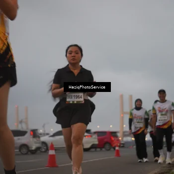 Runner Photo 7725552