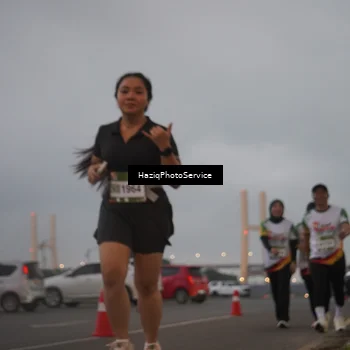 Runner Photo 7725560