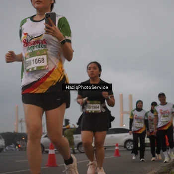 Runner Photo 7725571