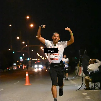 Runner Photo 7725578