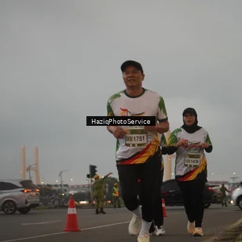 Runner Photo 7725582
