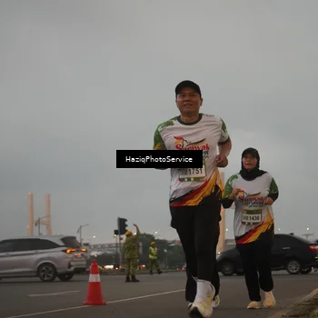 Runner Photo 7725588