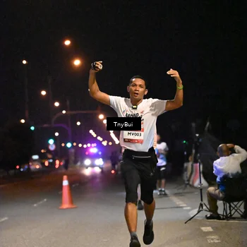 Runner Photo 7725593