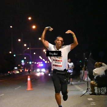 Runner Photo 7725595