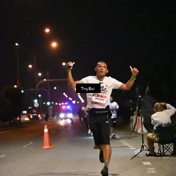 Runner Photo 7725599