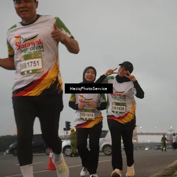 Runner Photo 7725640