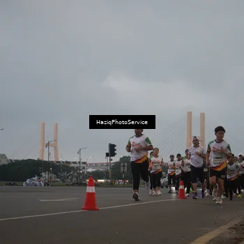 Runner Photo 7725683