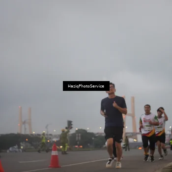 Runner Photo 7725715