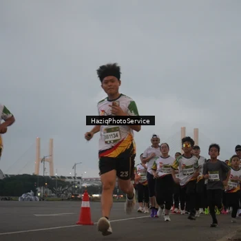 Runner Photo 7725723