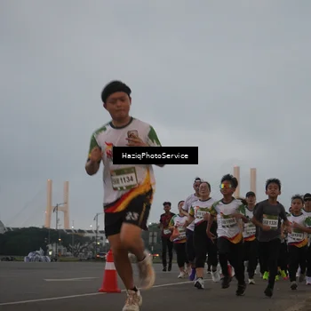 Runner Photo 7725728