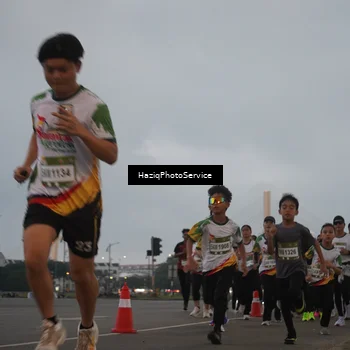 Runner Photo 7725733