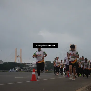 Runner Photo 7725764