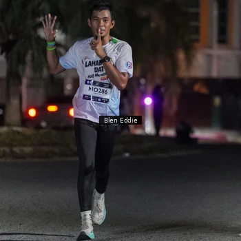 Runner Photo 7725792