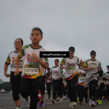 Runner Photo 7725807
