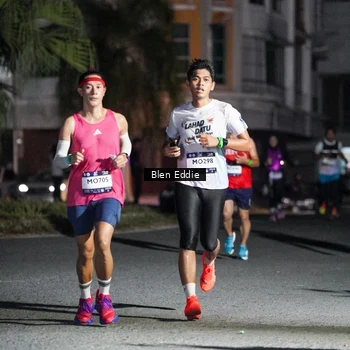 Runner Photo 7725838